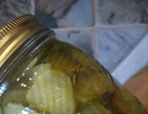 Hamburger Dill Pickle Recipe, Hamburger Pickles, Dill Pickles Canning, Pickles Canning, Making Pickles, Make Pickles, Pickle Recipes Homemade, Dill Pickle Recipe, How To Make Pickles