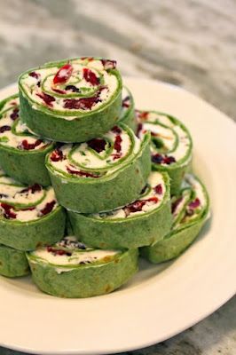 Cranberry Feta Pinwheels, Spinach Tortilla Wraps, Feta Pinwheels, Spinach Tortillas, Simple Appetizers, Simple Appetizer, Spinach Tortilla, Christmas Appetizers Party, Make Ahead Appetizers