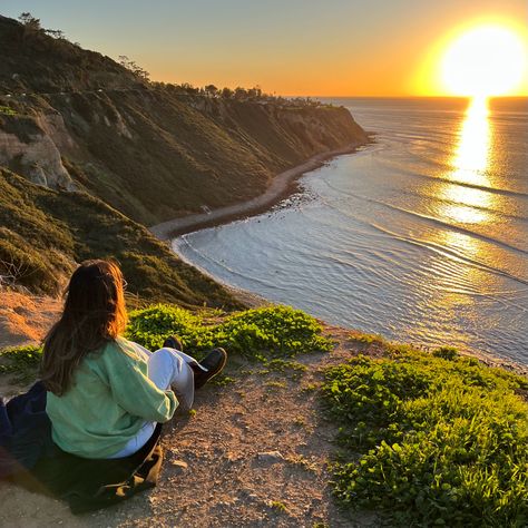 Edge Of Cliff Aesthetic, Cliff Pictures, Cliff Aesthetic, Sitting On Cliff, Cliff Photography, Sitting On A Cliff, Cliff Sunset, Cliff Beach, Ocean Cliff