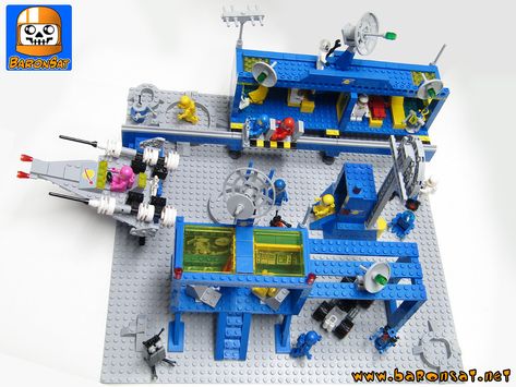 Lego-Neo-Classic-Space-Starbase | Initially I just wanted to… | Flickr Small Command Center, Small Spaceship, Lego Classic Space, Lego Space Station, Lego City Space, Lego Space Sets, Space Lego, Space Lab, Vintage Lego