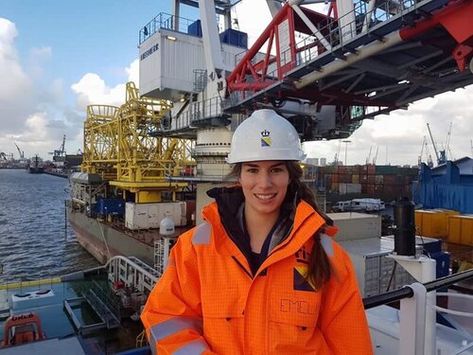 Female Engineer on Offshore Vessel. Click here to read about how this female engineer works offshore tracking underwater bombs and building islands, but when she’s not working, she’s sailing the world. #womenwhosail #femaleengineers #womeninindustry #livingatsea #workingatsea Female Sailor, Marine Engineer, Female Engineer, Petroleum Engineering, Work Video, Manufacturing Engineering, Marine Engineering, Female Marines