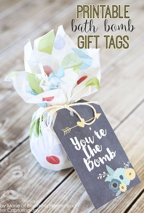 Free Printable You are the Bomb Gift Tags by Blooming Homestead for Capturing Joy!  Great Teacher or Mother's Day gift idea! Bath Basket, You Are The Bomb, Bath Boms, Teachers Diy, Bath Gift, Diy Teacher Gifts, Staff Appreciation, Diy Spring, My Funny Valentine