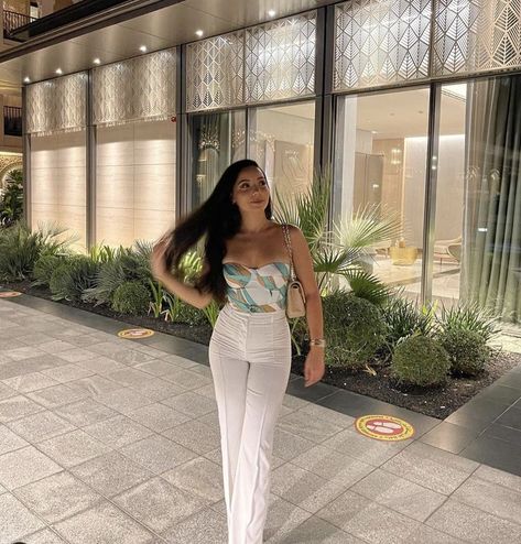 OOTD Location: Coiya Restaurant :) Restaurant Look Outfit, Restaurant Clothes Outfits, Restaurant Outfit Ideas Summer, Elegant Restaurant Outfit, Fancy Restaurant Outfit Dresses, Restaurant Dress Outfit, Restaurant Dress, Outfits For Fancy Restaurant, Restaurant Fits