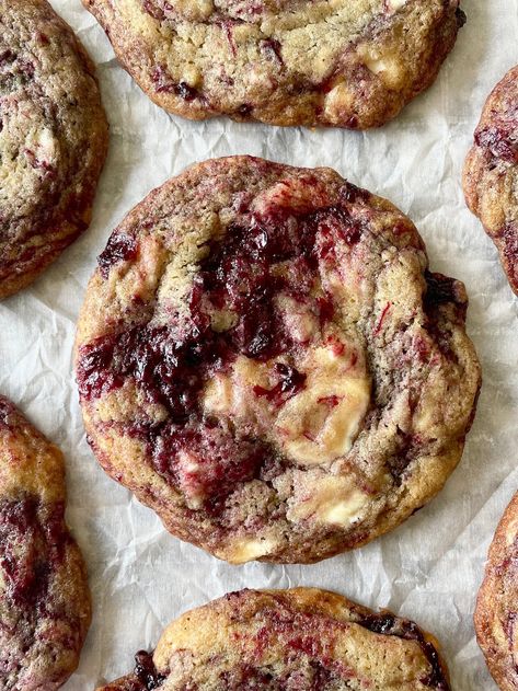 white chocolate jam cookies Cranberry Jam Cookies, Cookies With Jelly, White Chocolate Cherry Cookies, Cookies White Chocolate, Chocolate Jam, White Chocolate Cherry, White Chocolate Cranberry Cookies, Cranberry Jam, Winter Baking