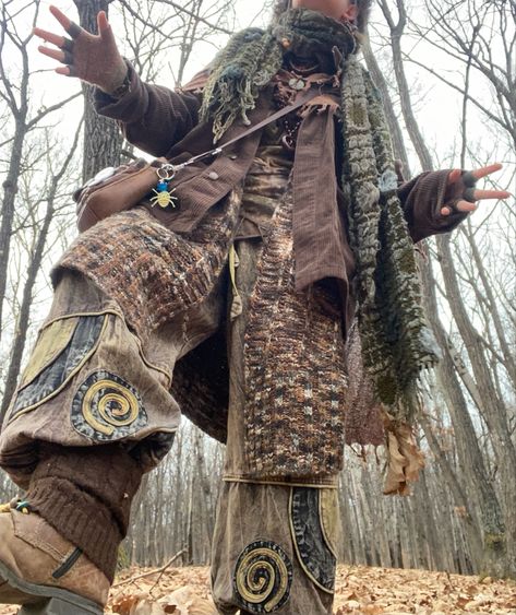 Male Mori Kei, Male Boho Fashion, Masc Boho Outfits, Swamp Core Outfits, Forest Core Outfits Men, Corvidcore Fashion, Mori Kei Boy, Druid Aesthetic Clothing, Male Hippie Outfits