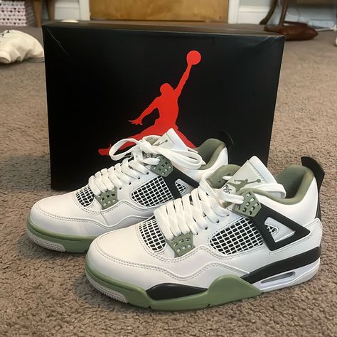 Brand New. Never Worn Before. White/Oil Green-Dark Ash Size 7 Women’s Dark Green Nike Shoes, Green Jordan 4’s, Jordan Shoes Women, Fire Shoes, Jordans 1, Green Jordans, Custom Sneakers Diy, Pretty Sneakers, Nike Fashion Shoes