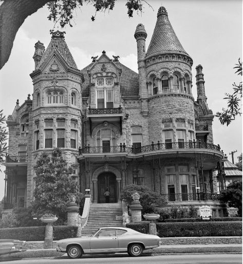 Bishops Palace Galveston Texas, Luxurious Mansions, Texas Swimming Holes, Historical Homes, Vintage Homes, Victorian Style Homes, University Of North Texas, Galveston Island, Galveston Texas