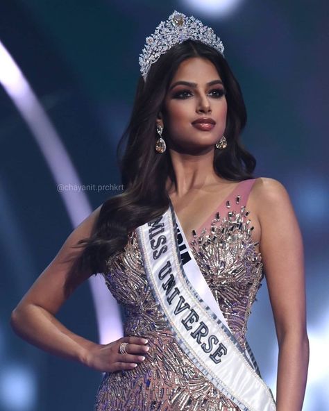 Harnaaz Sandhu Miss Universe Pageant Winner Aesthetic, Miss Universe Hairstyles, Harnaz Sandhu, Pageant Aesthetic, Harnaaz Sandhu, Miss Universe Gowns, Dayana Mendoza, Miss Universe Crown, Miss Pageant