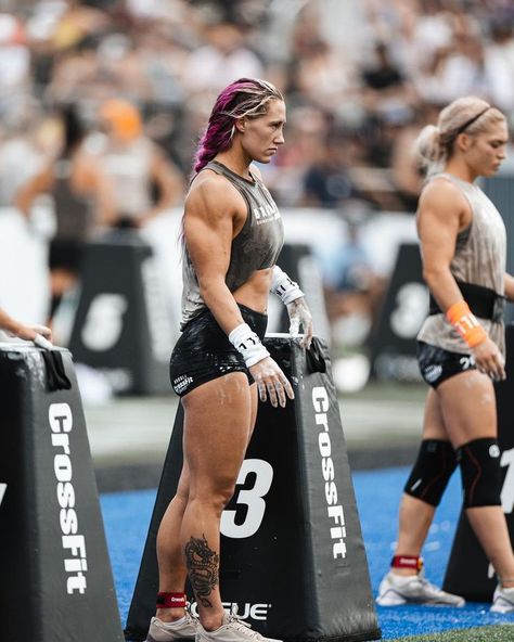 Crossfit Motivation Women, Danielle Brandon, Physique Women, Crossfit Motivation, Crossfit Women, Full Body Hiit Workout, Crossfit Girls, Crossfit Gym, Fitness Photos