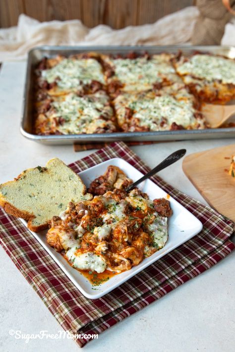 Easy Low Carb Keto Cottage Cheese Sheet Pan Lasagna Low Carb Sheet Pan Meals, Keto Lasagna Noodles, Cottage Cheese Keto, Keto Lasagna Recipe, Sheet Pan Lasagna, Keto Cottage Cheese, Keto Mexican Recipes, Lasagna With Cottage Cheese, Making Zucchini Noodles