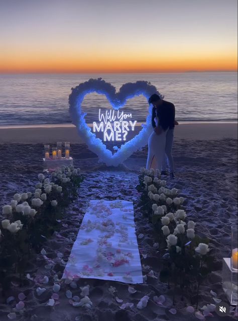 Wedding Proposals Aesthetic, Marry Me On The Beach, Wedding Proposal Aesthetic, Proposal Ideas Black Couple, Beautiful Proposals Ideas, Beach Engagement Decor, Aesthetic Beach Proposal, Dream Proposal Aesthetic, Beach Marriage Proposal Ideas