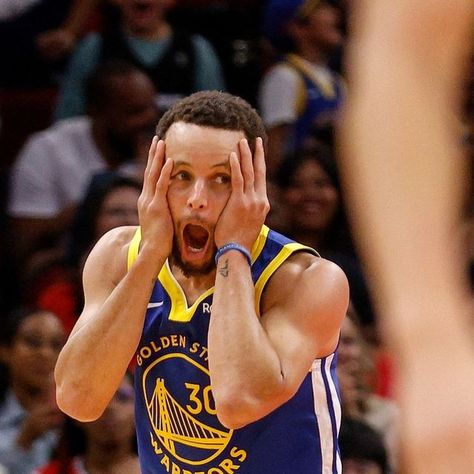 Steph Curry Memes, Curry Icon, Curry Memes, Steph Curry 3, Wow Meme, Nba Wallpaper, Stephen Curry Basketball, Stephen Curry Pictures, Meme Reaction