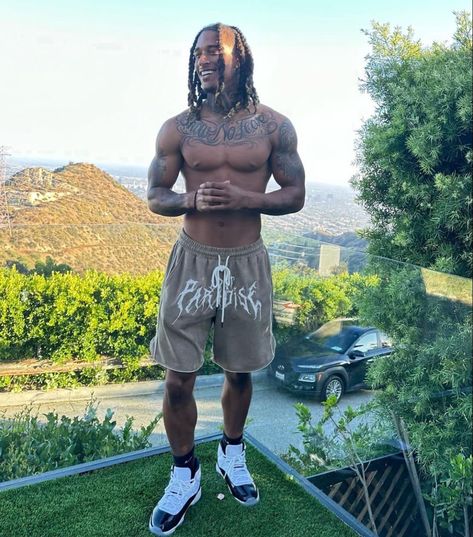 Jay Hefner, Ball Greezy, Gym Men Motivation, Black People Tattoos, Attractive Black Men, Leg Sleeve Tattoos, Leg Tattoo Ideas, Black Men Tattoos, Hispanic Men