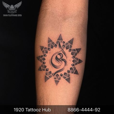 Mahakal Tattoo, Om Tattoos, Bholenath Tattoo, Om Trishul Tattoo, Mandala Tattoo Back, Ohm Tattoo, Let Your Soul Shine, Hindu Tattoos, Om Tattoo Design