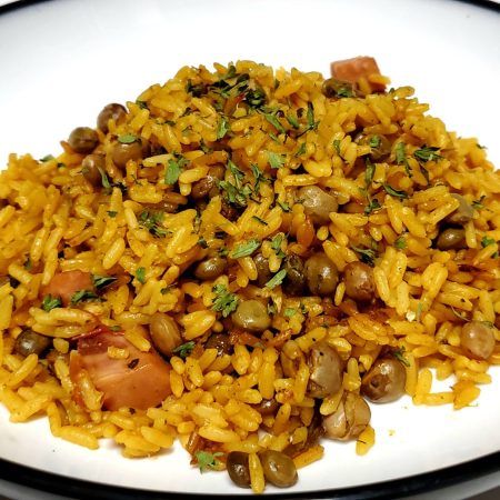 Arroz con Gandules - Puerto Rican Rice with Pigeon Peas - Nata Knows Best Puerto Rican Rice And Pigeon Peas, Arroz Con Gandules Puerto Rican, Puerto Rican Recipes Rice, Rice With Pigeon Peas, Rice And Pigeon Peas, Puerto Rican Rice, Pigeon Peas, Rican Food, Puerto Rican Recipes