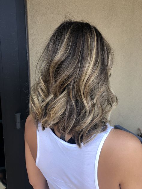 Highlights Brown Hair On Short Hair, Balayage Bob Haircut, Ombre Hair Styles Brown To Blonde, Cute Short Hair With Highlights, Light Brown Balayage On Short Hair, Balayage On Short Layered Hair, Short Brown With Highlights, Brown With Blonde Short Hair, Balayage Hair Brunette Bob