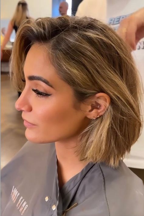 Frankie Bridge Short Hair, Frankie Bridge Hair Bob, Frankie Bridge Hair 2023, Frankie Bridge Hair, Bob Styling, Frankie Bridge, Mid Length Bobs, Bobbed Hair, Haircuts Ideas