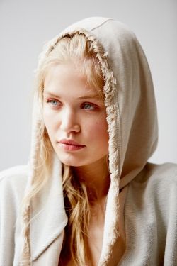 Character Inspiration Female Blonde, Character Inspiration Female, Camilla Christensen, Blonde Female, Gallagher Girls, Layered Hoodie, Women Portrait, Female Character Inspiration, Natural Blondes