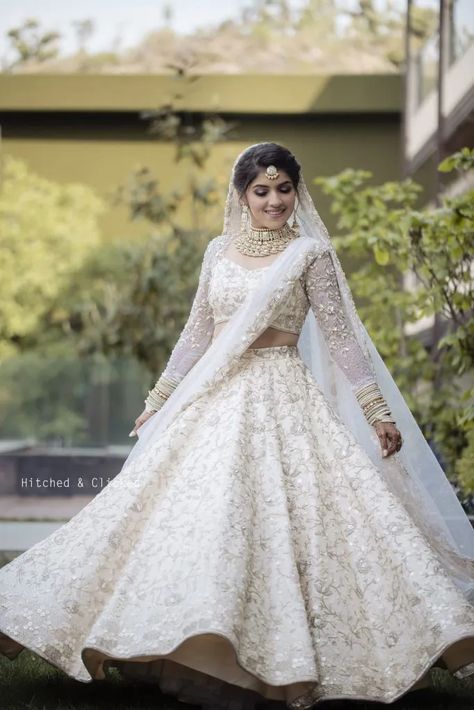 Nikah Lehenga, White Wedding Lehenga, White Bridal Lehenga, Bridal Colors, Appliqué Work, Pink Bridal Lehenga, Bridal Trends, White Lehenga, Wedding Lehenga Designs