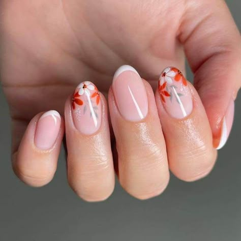 Megan Nails, Bridal Florals, Short Nail Art, Nails Floral, Cute Short Nails, Broken Nails, Subtle Nails, Cute Gel Nails, Short Nail