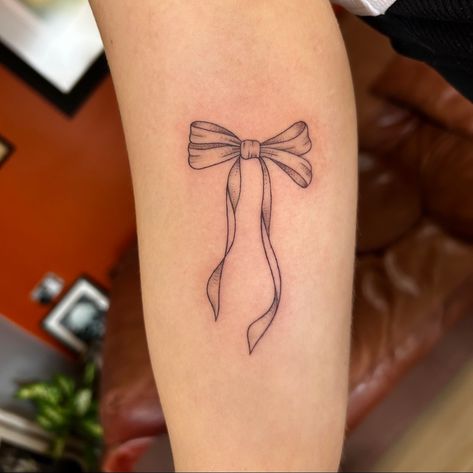 Small Bow Tattoos, Bow Tattoos, Tattoo Lace, Bow Tattoo Designs, Small Girly Tattoos, Ribbon Tattoos, Small Pretty Tattoos, Bow Tattoo, Cherry Lips