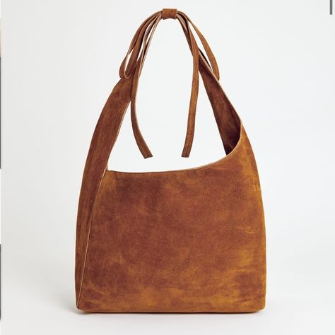 NWT Reformation Vittoria Suede Tote Suede Tote, Leather Hobo, Magnetic Closure, Card Holder, Laptop, Handbags, Fashion Tips, Clothes Design