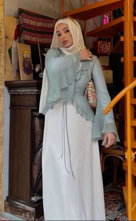 Hijabi Long Dress Casual, Florida Modest Outfits, Cute Hijabi Outfits Dresses, Hijabi Dress Aesthetic, Hijabi Looks, Summer Outfits For Hijab Girl, Modest Summer Wear, Modest Fits Aesthetic Hijabi, Hijabi Graduation Outfits Cap And Gown