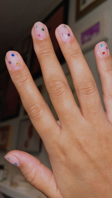 Shirt Nails With Rhinestones, Nail Art Rhinestones Short Nails, Short Gel Nails With Gems, Small Gems On Nails, Rainbow Gem Nails, Plain Nails With Gems, Plain Nails With Rhinestones, Rainbow Rhinestone Nails, Rhinestone Short Nails