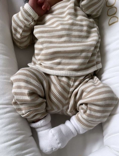 Baby Boy Style Newborn, Baby Aesthetic Boy, Newborn Outfits Boy, Baby Boy Outfits Newborn, Newborn Baby Boy Outfits, Newborn Boy Outfits, Baby Baden, Newborn Baby Boy Outfit, Newborn Boy Clothes