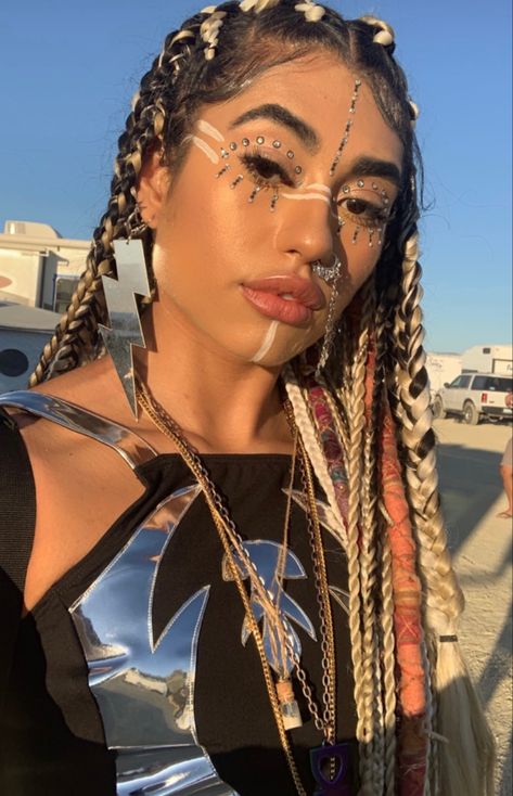 Burning Man Clothing, Burning Man Hairstyles, Burning Man Face Paint, Braids Burning Man, Burning Man Braids, Burning Man Makeup, Burning Man Hair Braids, Boho Festival Makeup, Burningman Hair Braids