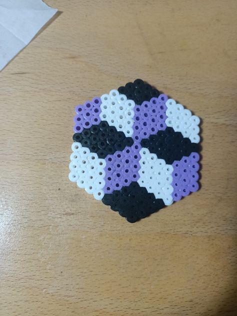 Perler Beads Hexagon Pegboard, Perler Beads Ideas Small Hexagon, Perler Beads Ideas Hexagon, Perler Hexagon Pattern, Small Hexagon Perler Bead Patterns, Perler Bead Patterns Hexagon Board, Perler Beads Hexagon, Perler Beads Ideas Small Cute, Hexagon Perler Bead Patterns