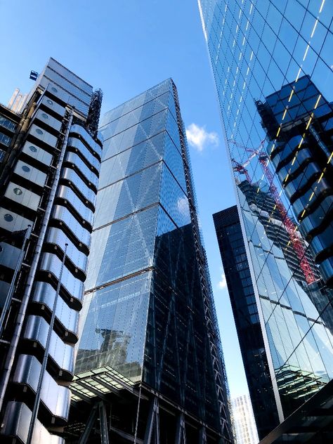 A picture of a glass builiding Buildings From Below, Glass Building, Tall Buildings, London Uk, The Garden, Skyscraper, Multi Story Building, United Kingdom, London