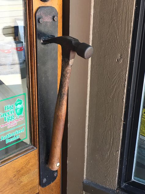 My local hardware store's door handle is a hammer. http://ift.tt/2uf4l6a Diy Door Handles, Industrial Door Handles, Door Handle Ideas, Door Handle Diy, Metal Door Handle, Custom Door Handle, Hammer Handles, Door Handle Design, Car Part Furniture