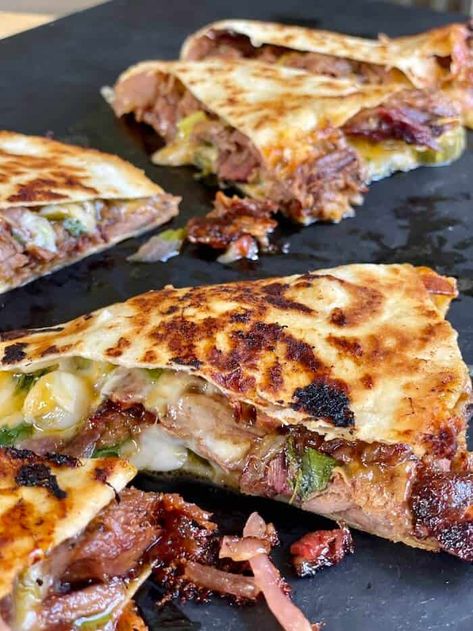 Easy Brisket Quesadilla - Your New Favorite Leftover Brisket Recipe! Things To Make With Brisket, Brisket Quesadilla Recipes, Brisket Wrap Recipes, What Goes Good With Brisket, Recipes For Leftover Brisket, Leftover Brisket Tacos, What To Make With Brisket, Recipes With Brisket Leftovers, Brisket Breakfast Recipes