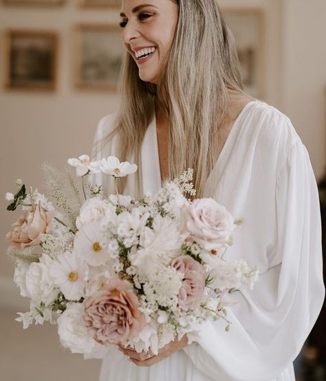 Cosmo Bridal Bouquet, White Wild Flower Bouquet, Cosmos Bridal Bouquet, White And Blush Wedding Flowers, White And Blush Bridal Bouquet, Cosmos Bouquet, Whimsical Wedding Bouquet, Whimsical Bouquet, Bride Bouquets White