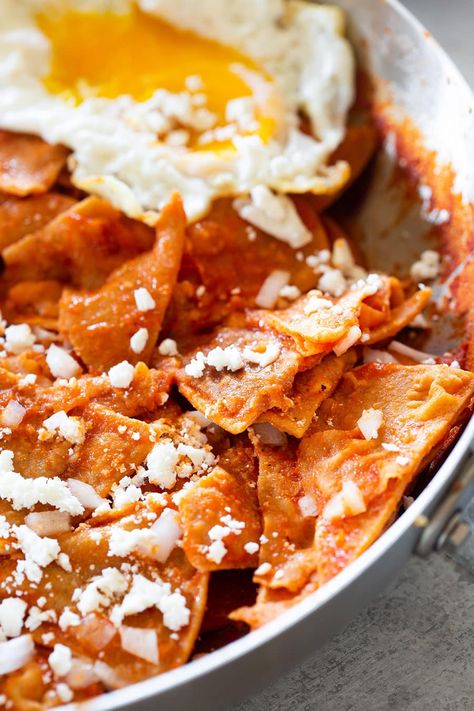 Chiliquillas Sauce Recipe, Chilaquiles Recipe Mexican Red, Best Chilaquiles Recipe, Mexican Breakfast Chilaquiles, Easy Chillaquilles Recipe, Authentic Chilaquiles Recipe, Chillaquilles Recipe Red, Chiliquelies Recipes, Chilli Quilles Recipe