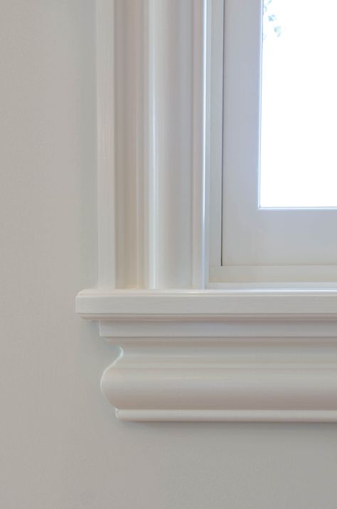 Window Trim Ideas Interior Victorian, Traditional Window Trim Interior, Victorian Window Trim, Window Frame Designs, White Window Frames, Diy Window Trim, Southern Colonial, Interior Window Trim, Door Frame Molding