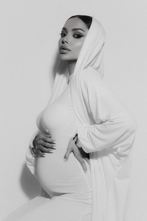 Maternity Photography Modest, Iconic Maternity Photos, Hijabi Maternity Photoshoot, Glamour Maternity Shoot, Modest Maternity Photoshoot, Classy Pregnancy Photoshoot, Modest Maternity Shoot, Maternity Editorial Photography, Christian Maternity Photoshoot