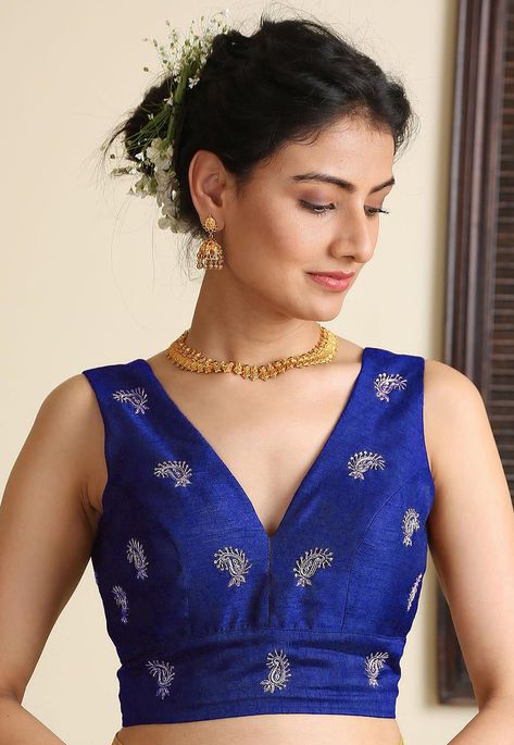 Art Silk Blouse Designs, Royal Blue Blouse Designs For Saree, Sleeveless Blouse Silk Saree, Indian Silk Blouse Designs, Blouse Back Square Neck Designs, Close Neck Sleeveless Blouse, Blouse For Wedding For Women, Sleeveless Blouse For Set Saree, Sleeveless Blouse With Silk Saree