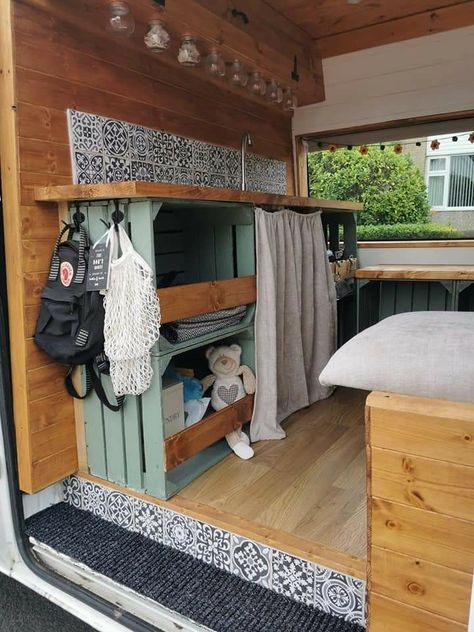 Van Trash Can Ideas, Van Camping Ideas, Kombi Trailer, Astuces Camping-car, Kangoo Camper, Cozy Interiors, Diy Van Conversions, Camper Kitchen, Tiny House Camper