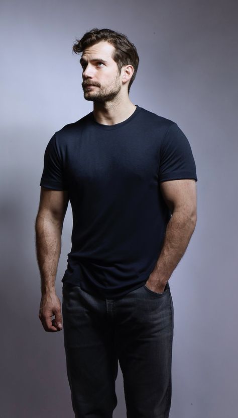 Henry Cavill Outfit, Henry Cavill Style, Henry Cavill Photoshoot, Henry Cavill Muscle, Henry Cavill Eyes, Henry Cavill Shirtless, Teen Wolf Imagines, Henry Williams, Scruffy Men