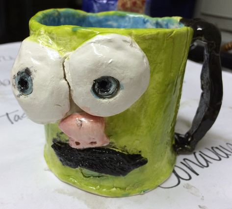 Mugs Clay, Art Lesson Ideas, Glazed Mugs, Art Classroom Management, Face Jugs, Clay Mugs, Face Mug, Funny Face, Art Lesson Plans