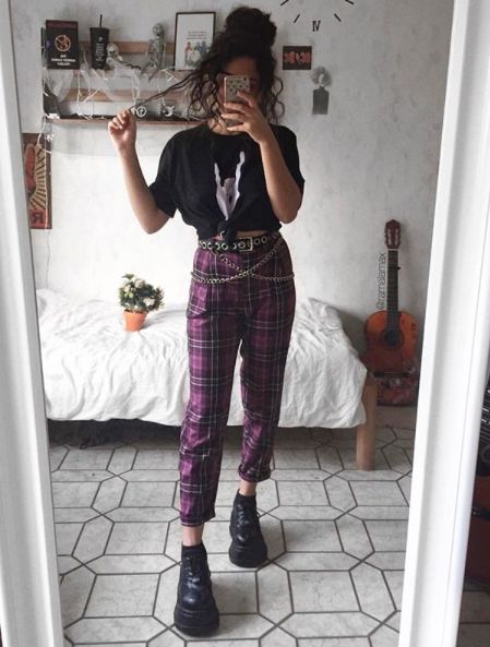 ☾☼MistressBarbie☼☽ Graphic Pants, Fashion 90s, Flannel Pants, 90's Fashion, Hipster Outfits, 90s Outfit, Outfit Jeans, Belt Black, Chain Belt