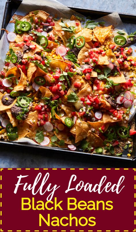 Did you think we’d make it through game day season without some nachos!?? HECK NO! Here we go – Fully Loaded Black Beans Nachos!  #nachosrecipe #nachos Nachos Recipe With Refried Beans, Meatless Nachos Recipe Easy, Nacho Baked Veg With Crispy Black Beans, Easy Nachos Recipe Simple No Meat, Beans For Nachos, Black Bean Nachos Recipe, Halloween Nachos, Black Beans For Nachos, Nachos Recipe Vegetarian Easy