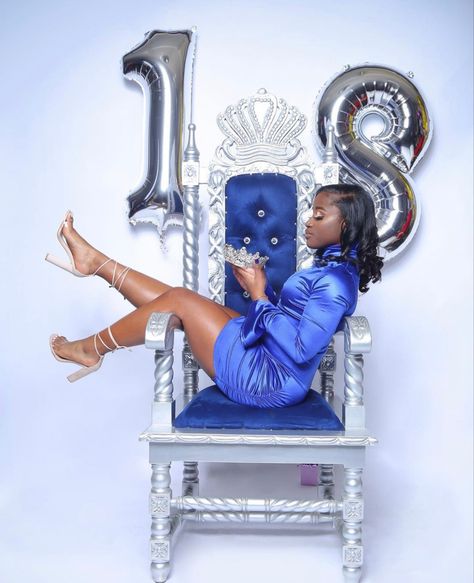 Birthday Chair, 16th Birthday Outfit, 17th Birthday Ideas, Crown Tattoo Design, Home Studio Photography, Quinceanera Photography, Cute Birthday Pictures, 21st Birthday Photoshoot, Throne Chair