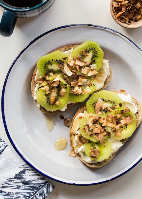 Kiwi Cream Cheese Toast is an unexpected combination of sweet kiwi, thick cream cheese, and toasted coconut finished off with a drizzle of honey - perfect for breakfast! Breakfast Toasts, Cream Cheese Toast, Jelly Toast, Fruit Toast, Kiwi Recipes, Honey Drizzle, Apple Breakfast, Breakfast Aesthetic, Morning Brunch