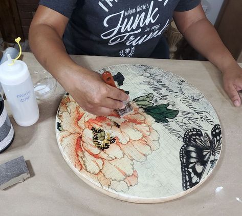 Decoupage Lazy Susan, Lazy Susan Gift Ideas, Chalkboard Serving Trays, Painted Lazy Susan, Wooden Lazy Susan, Wood Lazy Susan, Diy Crib, Decoupage Decor, Decoupage Wood