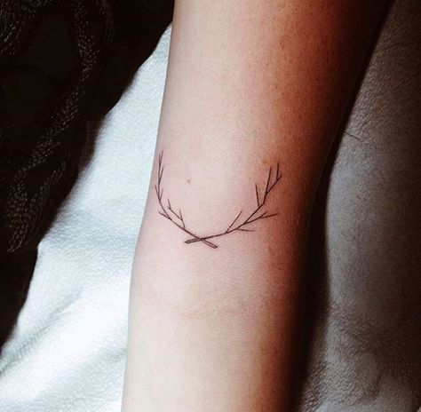 Deer Antler Tattoos, Antler Tattoos, Antler Tattoo, Simple Tats, Fern Tattoo, Western Tattoos, Deer Tattoo, Diy Tattoo, 1 Tattoo