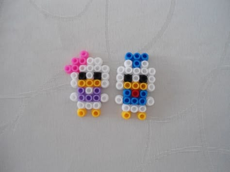 Small Things To Make Out Of Perler Beads, Cute Fuse Beads, Easy Perler Bead Patterns Simple, Pyssla Ideas Easy, Fuse Bead Ideas, Hama Bead Ideas, Perler Beads Designs Pattern, Pearled Bead Ideas, Pisla Ideas