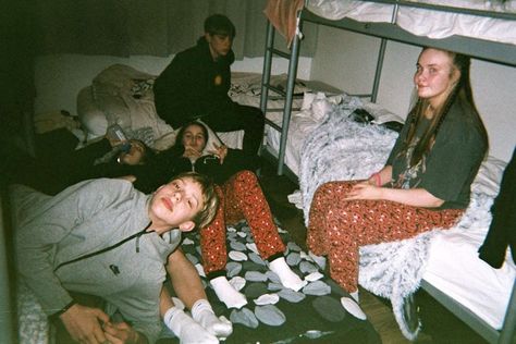 Dorm Sleepover, Iceland School Trip, Friendgroup Sleepover, Class Trip Aesthetic, School Trip Aesthetic, Czech Countryside, Trip Room, Sleepover Fun, Kodak Pictures